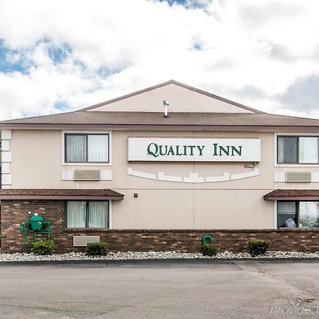 Quality Inn Saint Ignace Buitenkant foto